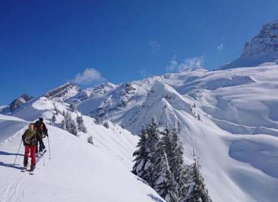 France - Traversée des Aravis en ski de randonnée, de la Pointe Percée au Mt Charvin