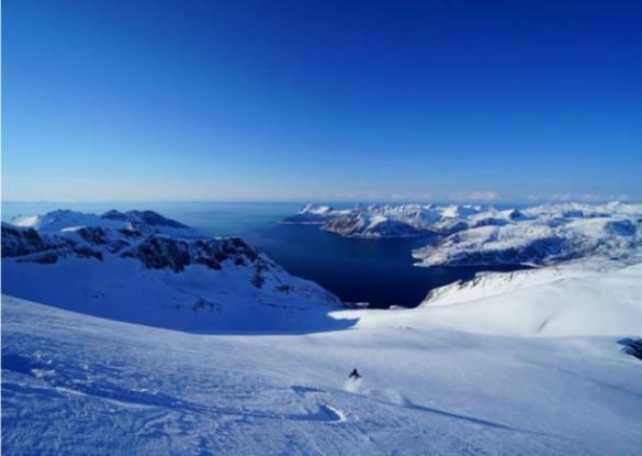 Ski de randonnée depuis un voilier dans les Alpes de Lyngen  - Les matins du monde